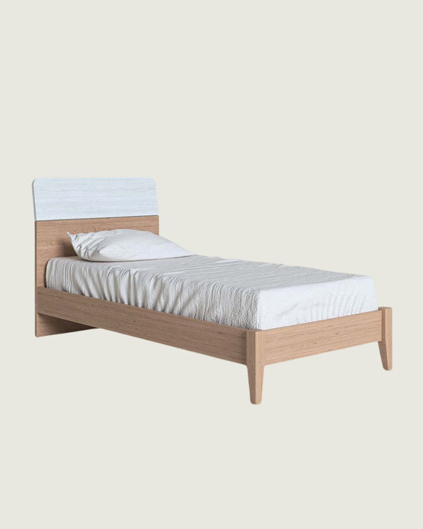 Letti con piedi in legno - doomostore