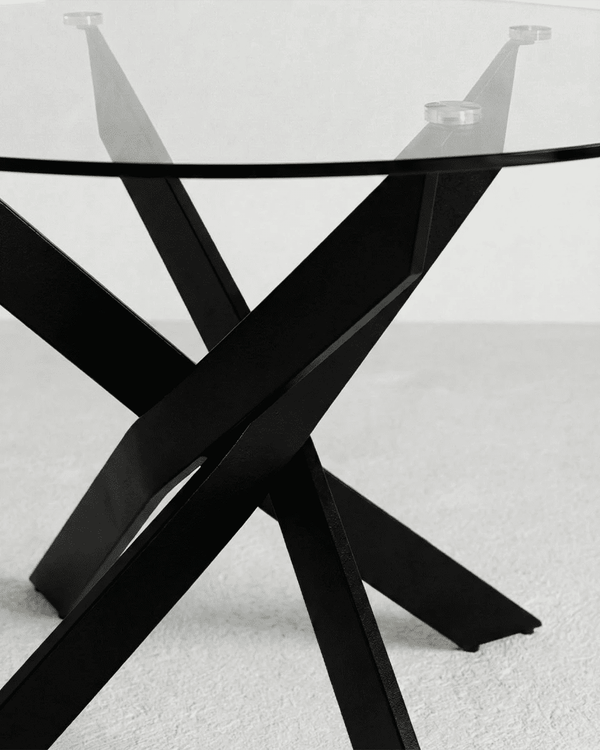 Tavolo Ruff - Tavolo rotondo per soggiorno e sala da pranzo - Design minimal moderno - Ø120 x H. 76 cm - Trasparente con gambe in metallo nero - doomostore