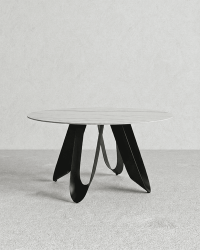 Tavolo Lello – Tavolo rotondo da pranzo e soggiorno design moderno – Piano in pietra sinterizzata bianco – Struttura in metallo – Ø135 x H 75,5 cm