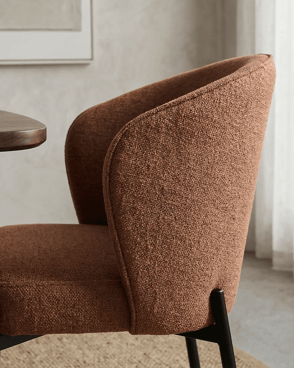 Sedia Agata - Sedia moderna in tessuto color Bronzo - Struttura in metallo nero opaco - Design moderno - 1 pz - doomostore