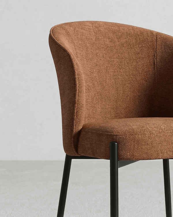 Sedia Agata - Sedia moderna in tessuto color Bronzo - Struttura in metallo nero opaco - Design moderno - 1 pz - doomostore