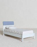 Cameretta Completa Aladin - Betulla/Avio per ragazzi e bambini - Scrittoio Genius Dx - Letto Comby con piedi in legno - Armadio Celeste - Comodino Rima - Mensola Norema - doomostore