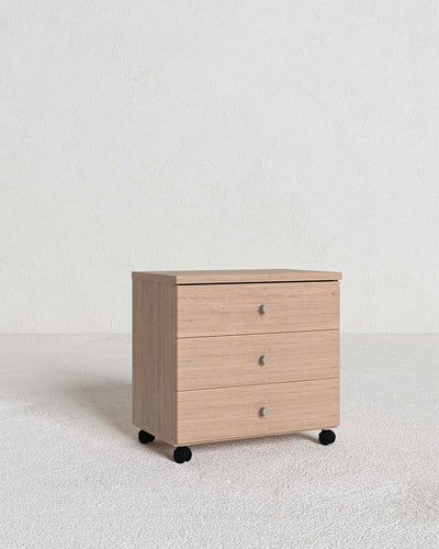 Comodino Moro - Mobile con 4 ruote - 3 cassetti - 7 varianti colore personalizzabile - 60 L. x 57 H. x 38 P.