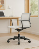 Poltrona Kendra – Sedia ufficio Mesh – Schienale basso e seduta in rete traspirante– Braccioli chiusi in nylon nero – Base girevole – Altezza regolabile - doomostore