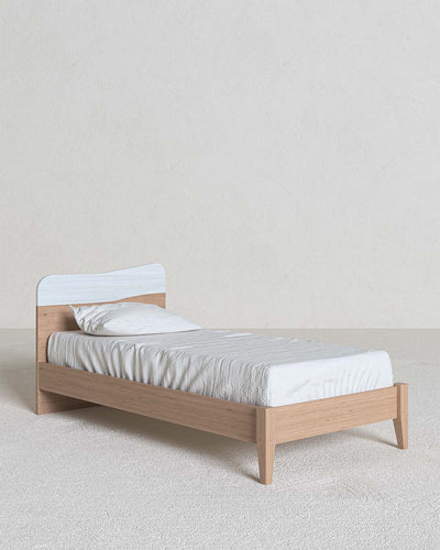 Letto fly con piedi in legno  , letto singolo e piazza e mezza +10 colorazioni