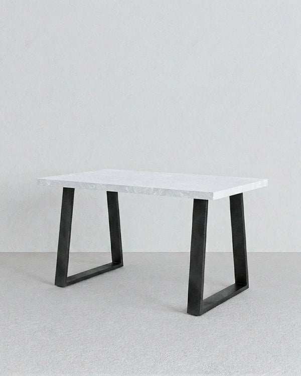 Tavolo DUBLINO – Tavolo da Pranzo Estensibile 160/240 cm con Allungo Butterfly e Gambe in Metallo Nero - doomostore